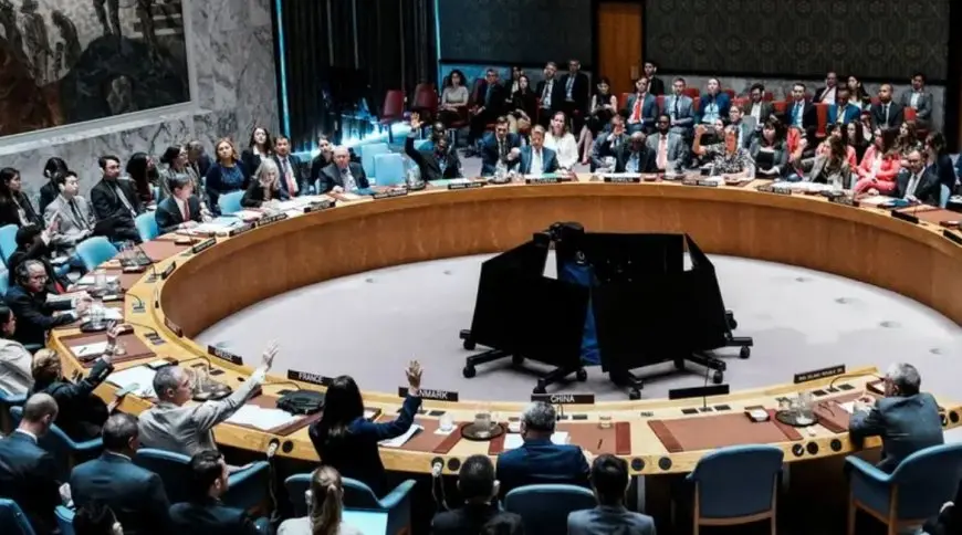 مجلس الأمن يقرر عدم رفع العقوبات المفروضة على إيران بشكل دائم