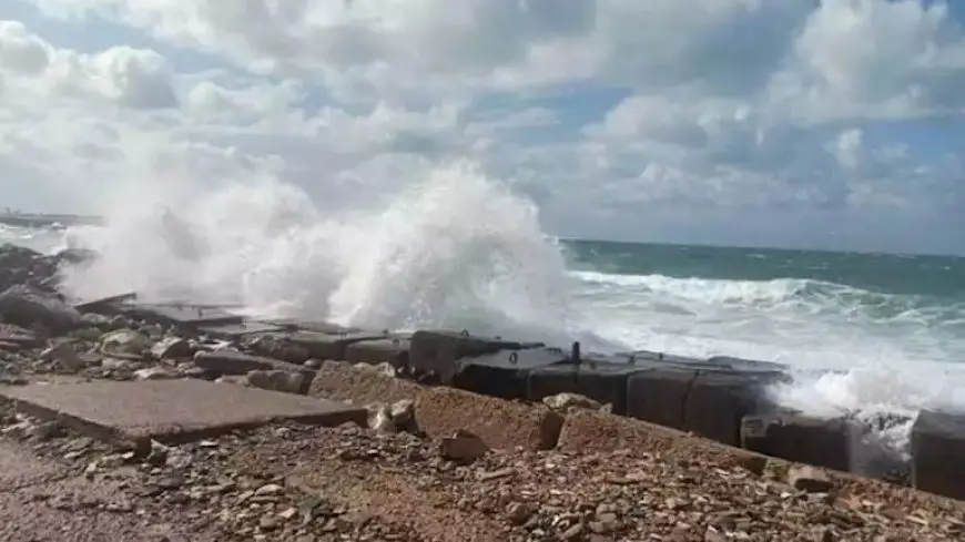 الأرصاد تصدر إنذار بحريًا بشأن اضطراب الملاحة