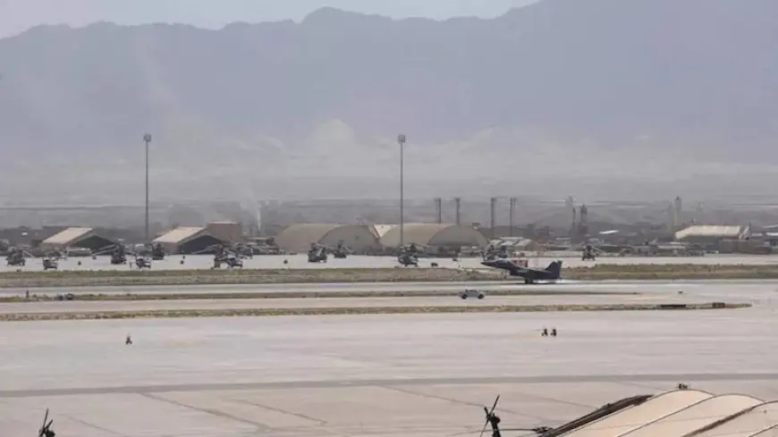 صحيفة: أمريكا تجري محادثات مع طالبان بشأن إعادة استخدام قاعدة “باجرام”