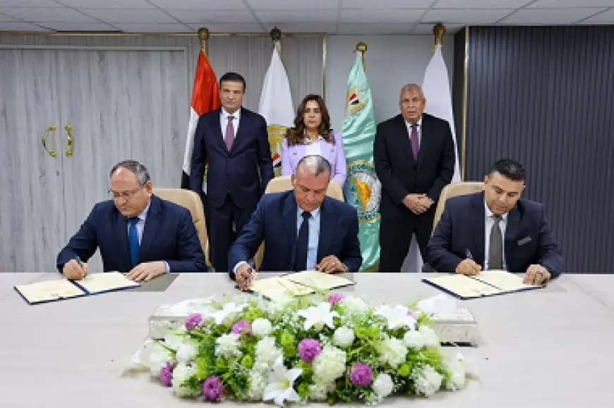 وزيرا التنمية المحلية والزراعة ومحافظ الوادي الجديد يشهدون توقيع بروتوكول لإنشاء أول مركز متكامل لإنتاج الحرير الطبيعي