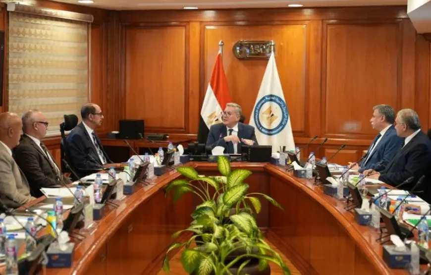 جهاز تنظيم سوق الغاز يناقش موضوعات استراتيجية لدعم التنافسية والصناعة