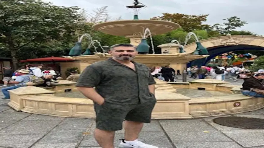 بالصور- .ياسر جلال يستمتع بالأجازة في ديزني لاند