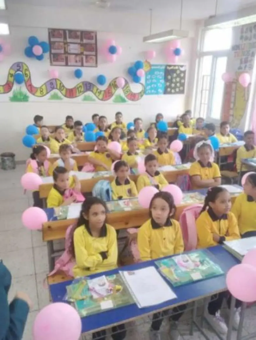 المدارس تستقبل تلاميذ الصفوف الأولى بالبلالين وتزيين الفصول