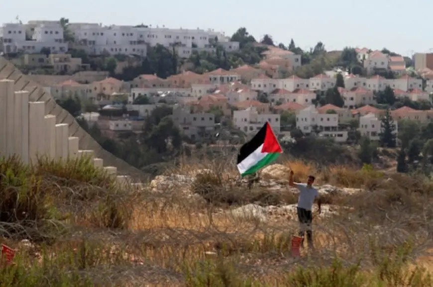 الاعترافات الدولية بـ فلسطين تجدد الحديث عن حل الدولتين.. فما هو؟