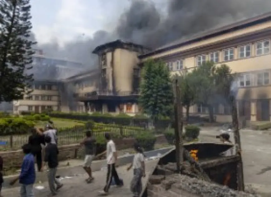 نيبال تشكل لجنة تحقيق في أحداث عنف وقعت خلال الاحتجاجات ضد الفساد