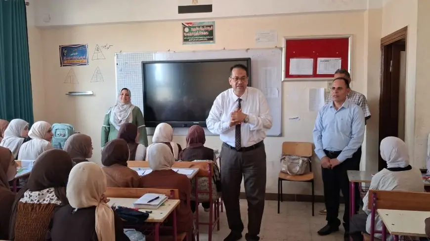 وكيل تعليم الغربية يوجه بتسليم الكتب لجميع الطلاب خلال الأسبوع الأول من الدراسة