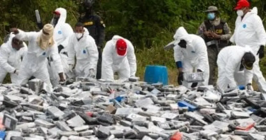 جمهورية الدومينيكان تعلن ضبط كوكايين على متن زورق سريع دمرته البحرية الأمريكية