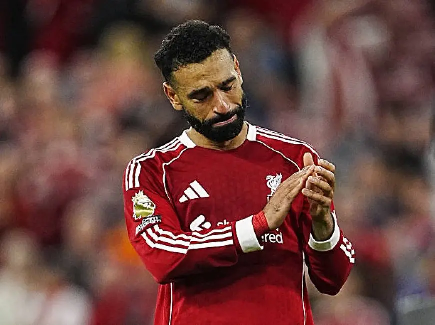 «كتفه وحلمه وحادث أليم».. كم مرة غلبت الدموع محمد صلاح؟