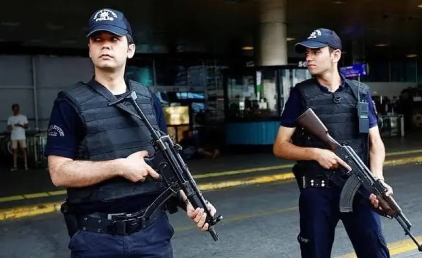 السلطات التركية تحتجز 13 شخصا ضمن تحقيقات فساد