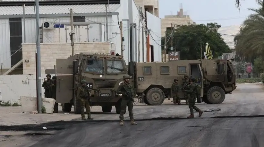 الضفة.. جيش الاحتلال الإسرائيلي يقتحم مدينة البيرة ويعتقل فلسطينيا