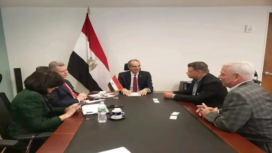 وزير الاتصالات يبحث مع شركات أمريكية توسيع استثماراتهم فى مصر