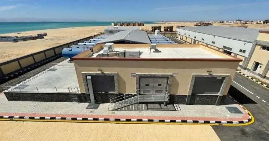 الإسكان: جارٍ تنفيذ 11 محطة جديدة لتحلية مياه البحر