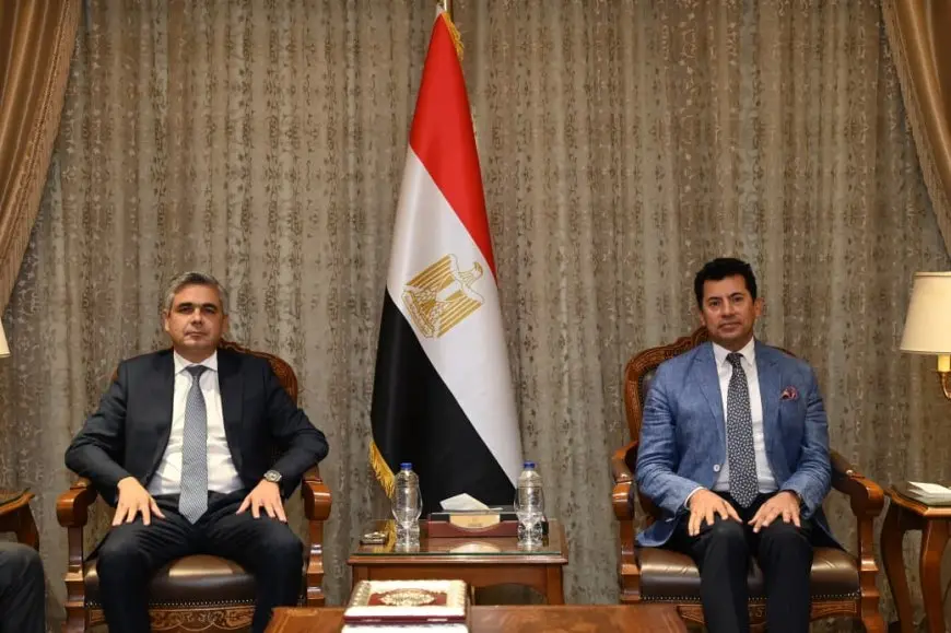 وزير الرياضة يبحث مع رئيس اتحاد الفروسية استضافة الفعاليات الدولية