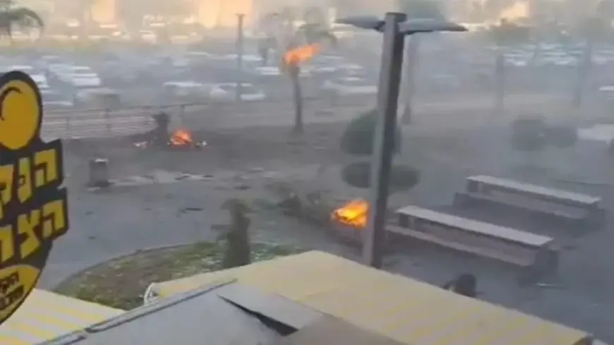 بالفيديو.. لحظة استهداف إيلات بمسيرة حوثية وإصابة 22 إسرائيلي