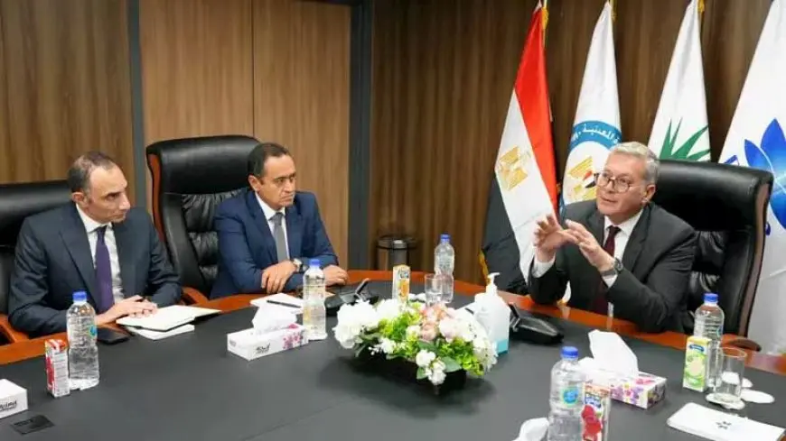 في زيارة مفاجئة.. وزير البترول يتابع تطور إنتاج حقول الفرعونية ببورسعيد