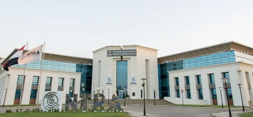 القومي لتنظيم الاتصالات يصدر تعليمات بخصوص أوقات عمل منافذ بيع مقدمي خدمات الاتصالات وبدء العمل بالمواعيد الشتوية