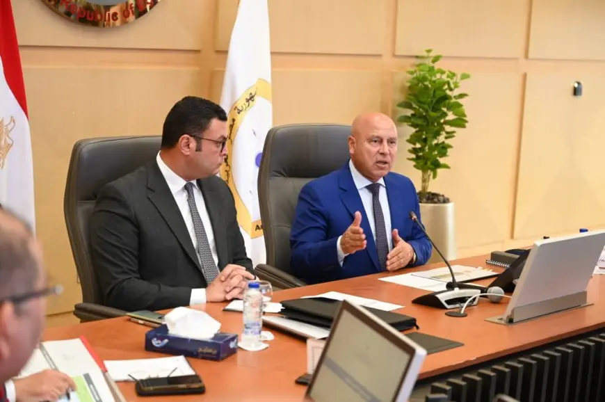 وزيرا الصناعة والإسكان يبحثان موقف ترفيق المناطق الصناعية تمهيدا لطرح الأراضي