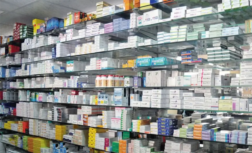 نواب: ضرورة إلزام الصيدليات بصرف الأدوية بروشتة طبية